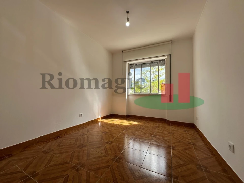 Apartamento T2 para Venda em Rio Maior Foto 16