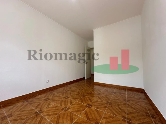 Apartamento T2 para Venda em Rio Maior Foto 17