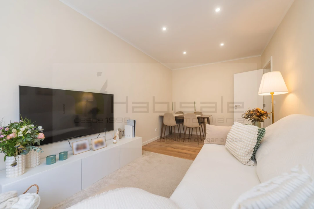Apartamento T2 para Venda em Agualva e Mira-Sintra Foto 11