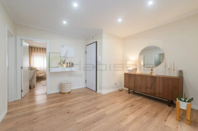 Apartamento T2 para Venda em Agualva e Mira-Sintra