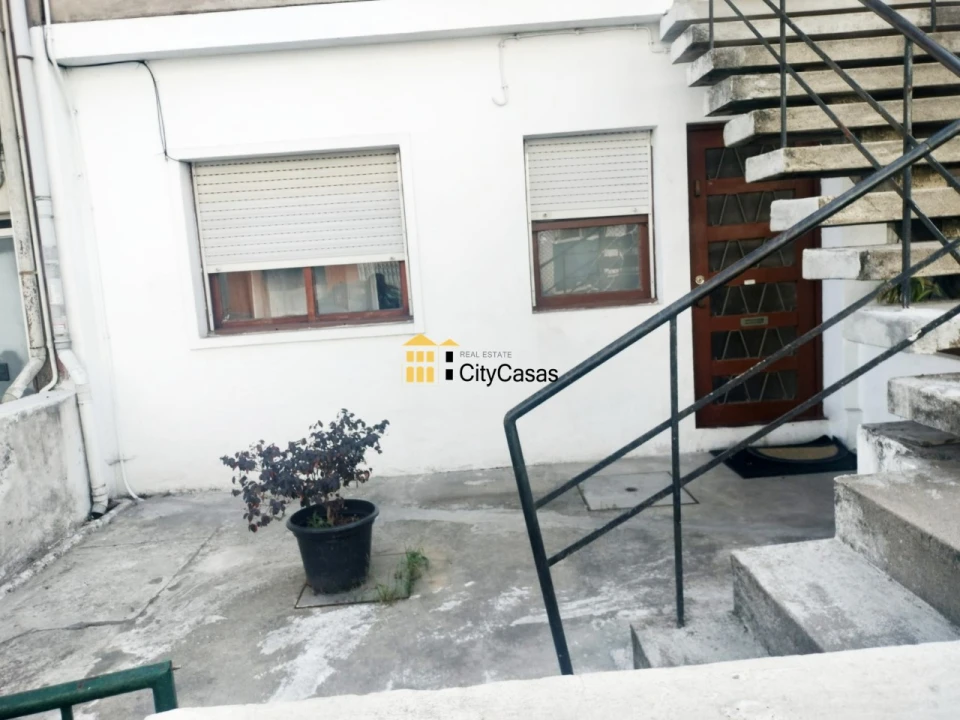 Apartamento T1 para Venda em Oliveira do Douro Foto 1