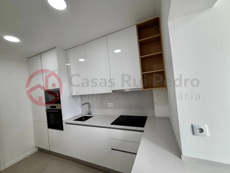 Apartamento T3 para Venda em Almada, Cova da Piedade, Pragal e Cacilhas Foto 3