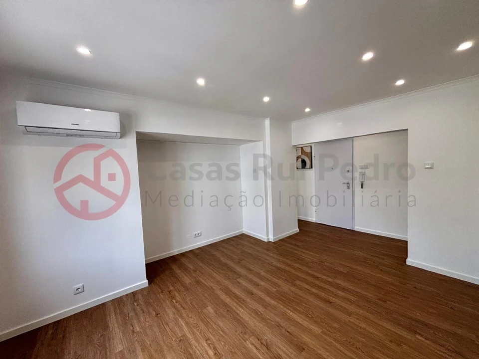 Apartamento T3 para Venda em Almada, Cova da Piedade, Pragal e Cacilhas Foto 8