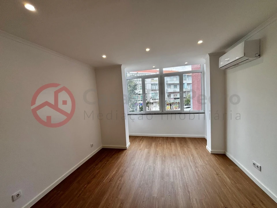 Apartamento T3 para Venda em Almada, Cova da Piedade, Pragal e Cacilhas Foto 15