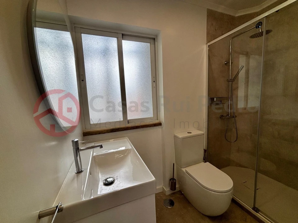 Apartamento T3 para Venda em Almada, Cova da Piedade, Pragal e Cacilhas Foto 22