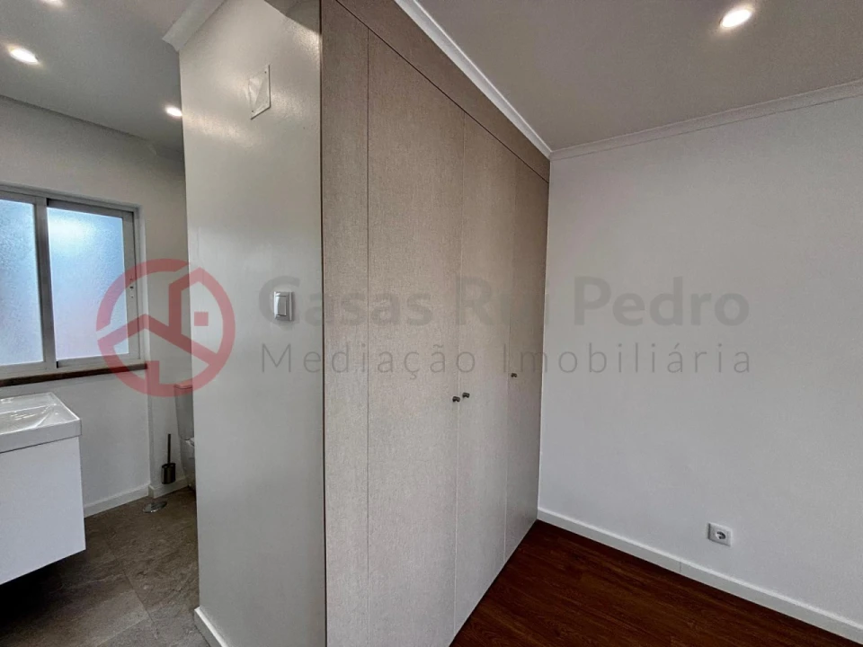 Apartamento T3 para Venda em Almada, Cova da Piedade, Pragal e Cacilhas Foto 23