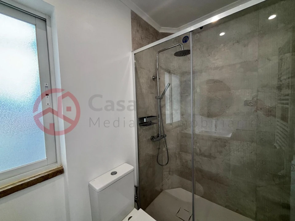 Apartamento T3 para Venda em Almada, Cova da Piedade, Pragal e Cacilhas Foto 24