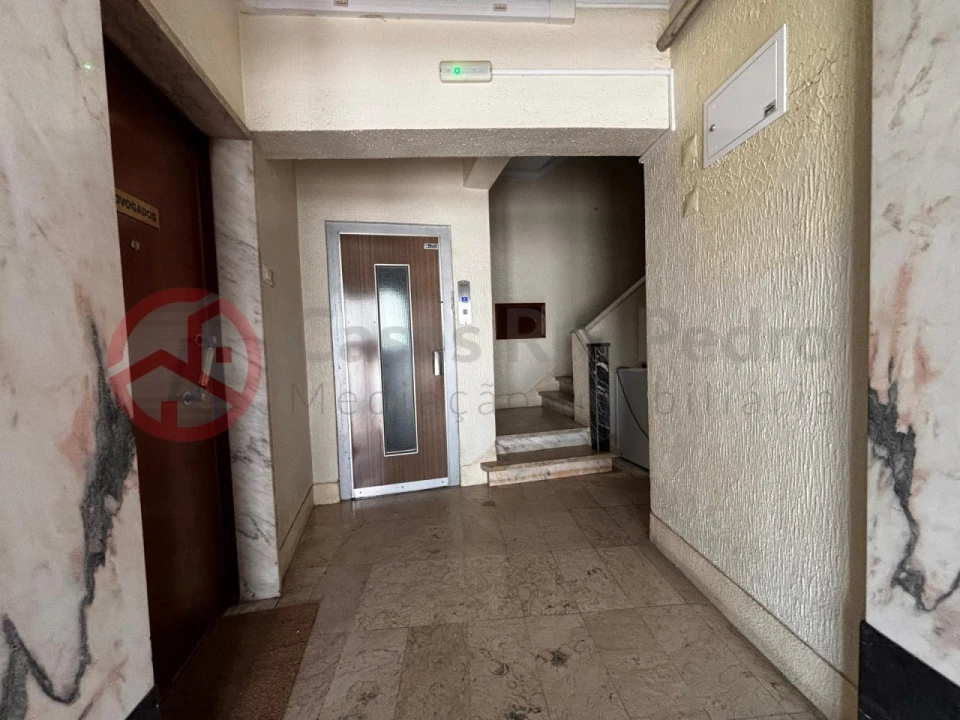Apartamento T3 para Venda em Almada, Cova da Piedade, Pragal e Cacilhas Foto 25
