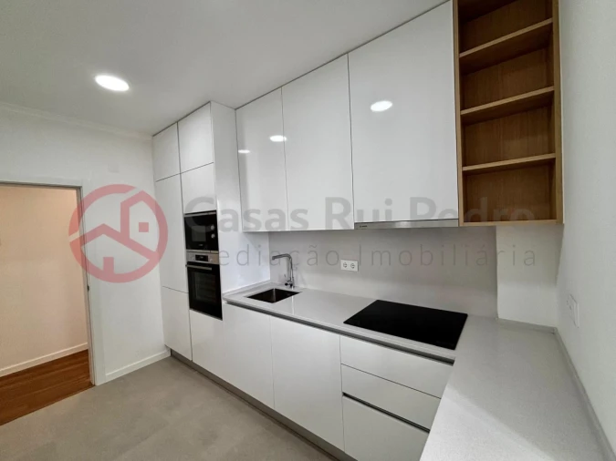 Apartamento T3 para Venda em Almada, Cova da Piedade, Pragal e Cacilhas Foto 2