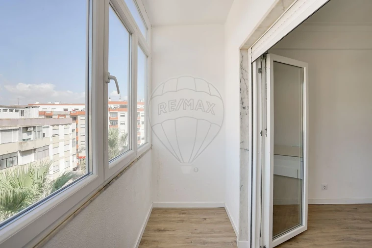 Apartamento T2 para Venda em Setubal (São Sebastião) Foto 2