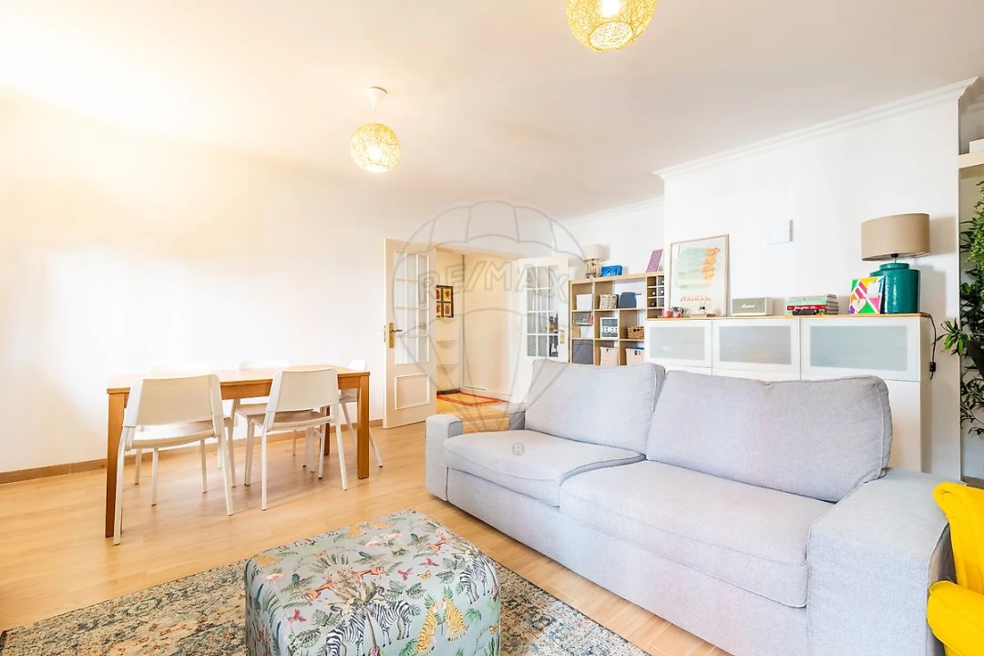 Apartamento T3 para Venda em Algés, Linda-A-Velha e Cruz Quebrada-Dafundo Foto 2