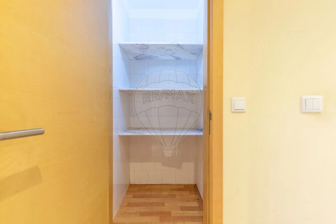 Apartamento T1 para Venda em Silveira Foto 12