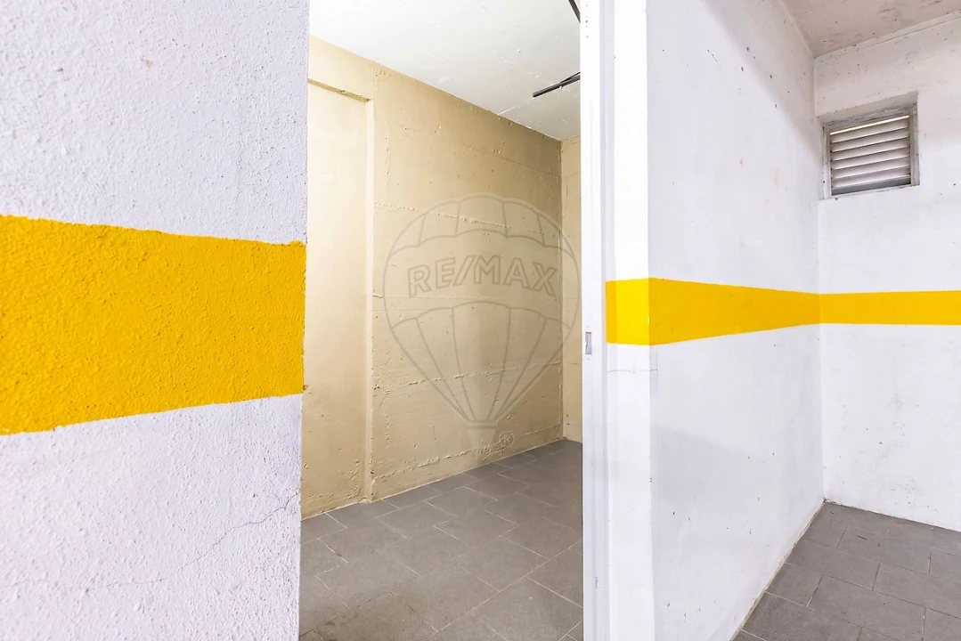 Apartamento T1 para Venda em Silveira Foto 16