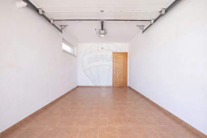 Moradia T3 para Venda em Campelos e Outeiro da Cabeça
