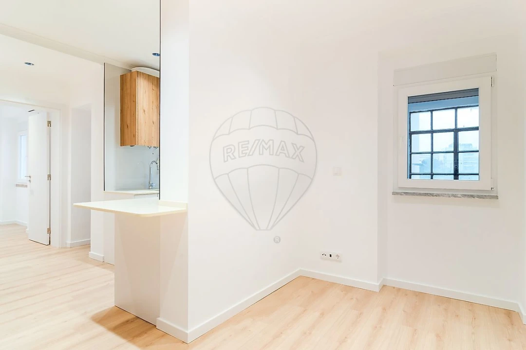 Apartamento T1 para Venda em Campo de Ourique Foto 7
