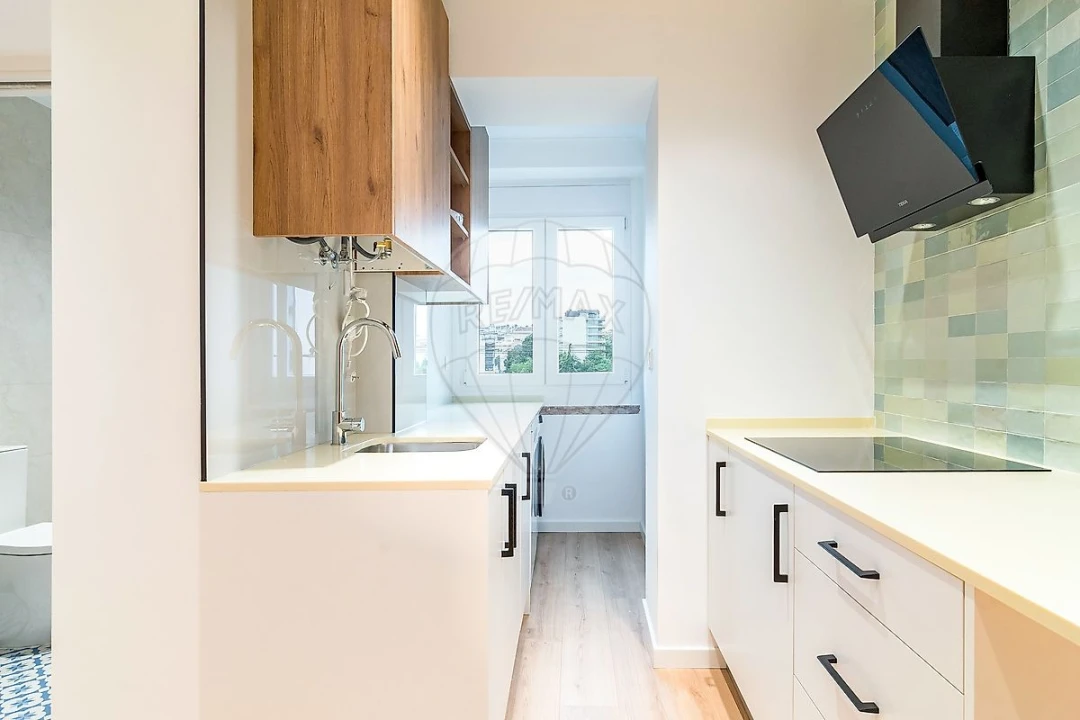 Apartamento T1 para Venda em Campo de Ourique Foto 4