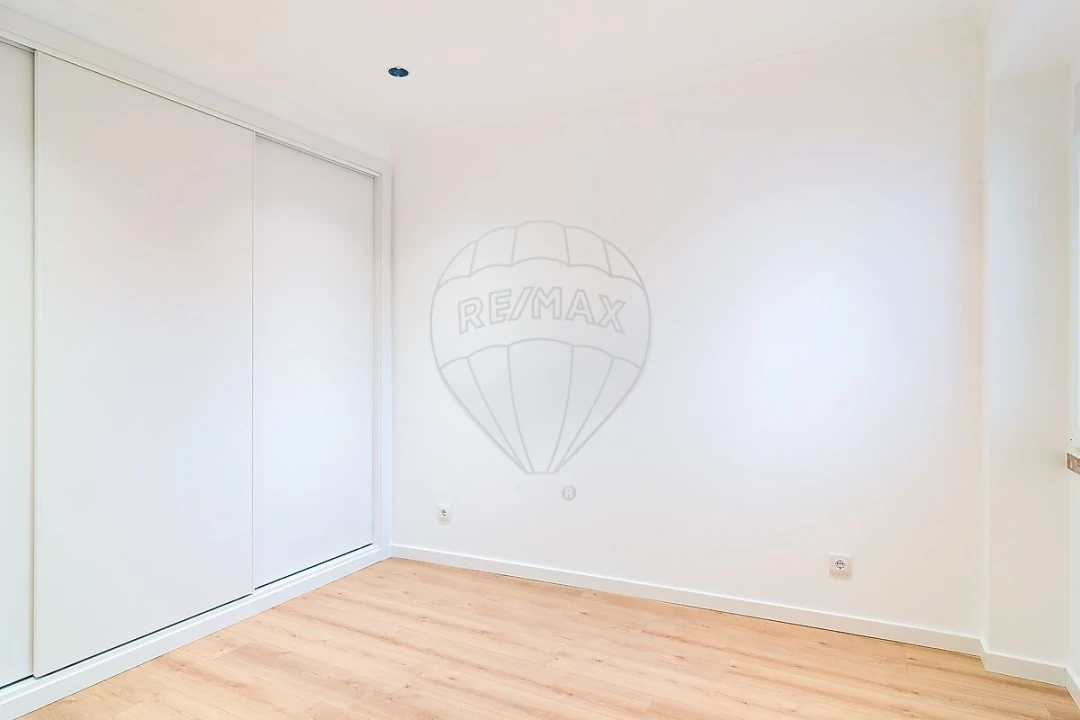 Apartamento T1 para Venda em Campo de Ourique Foto 11