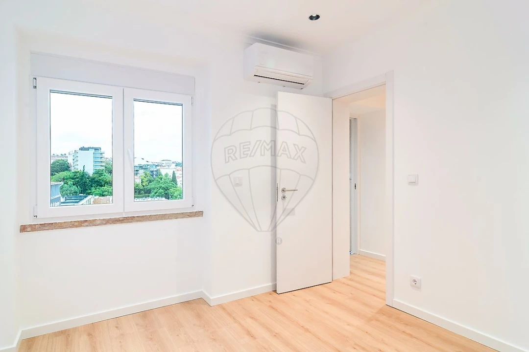 Apartamento T1 para Venda em Campo de Ourique Foto 13