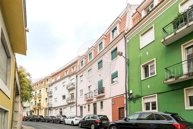 Apartamento T1 para Venda em Campo de Ourique Foto 5