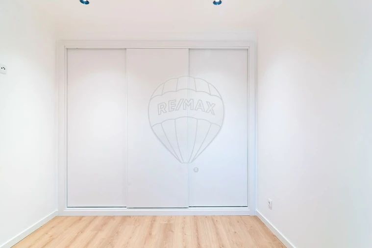 Apartamento T1 para Venda em Campo de Ourique Foto 10