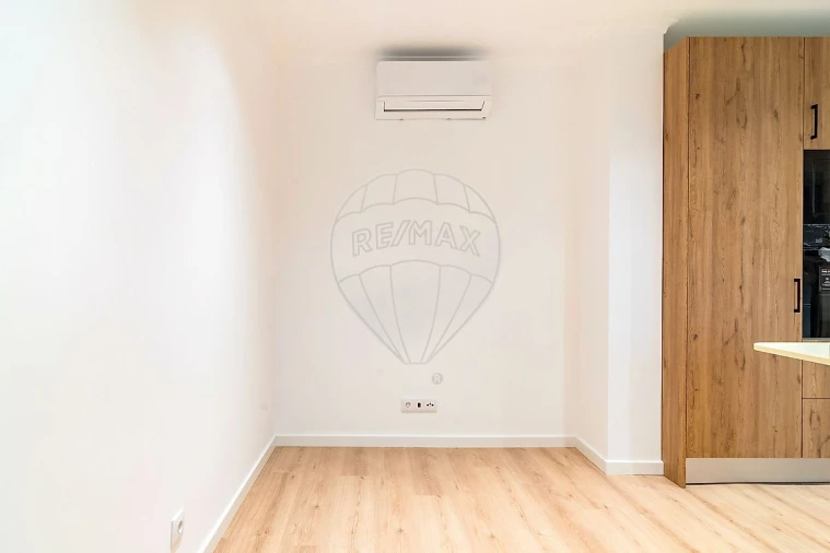 Apartamento T1 para Venda em Campo de Ourique Foto 9