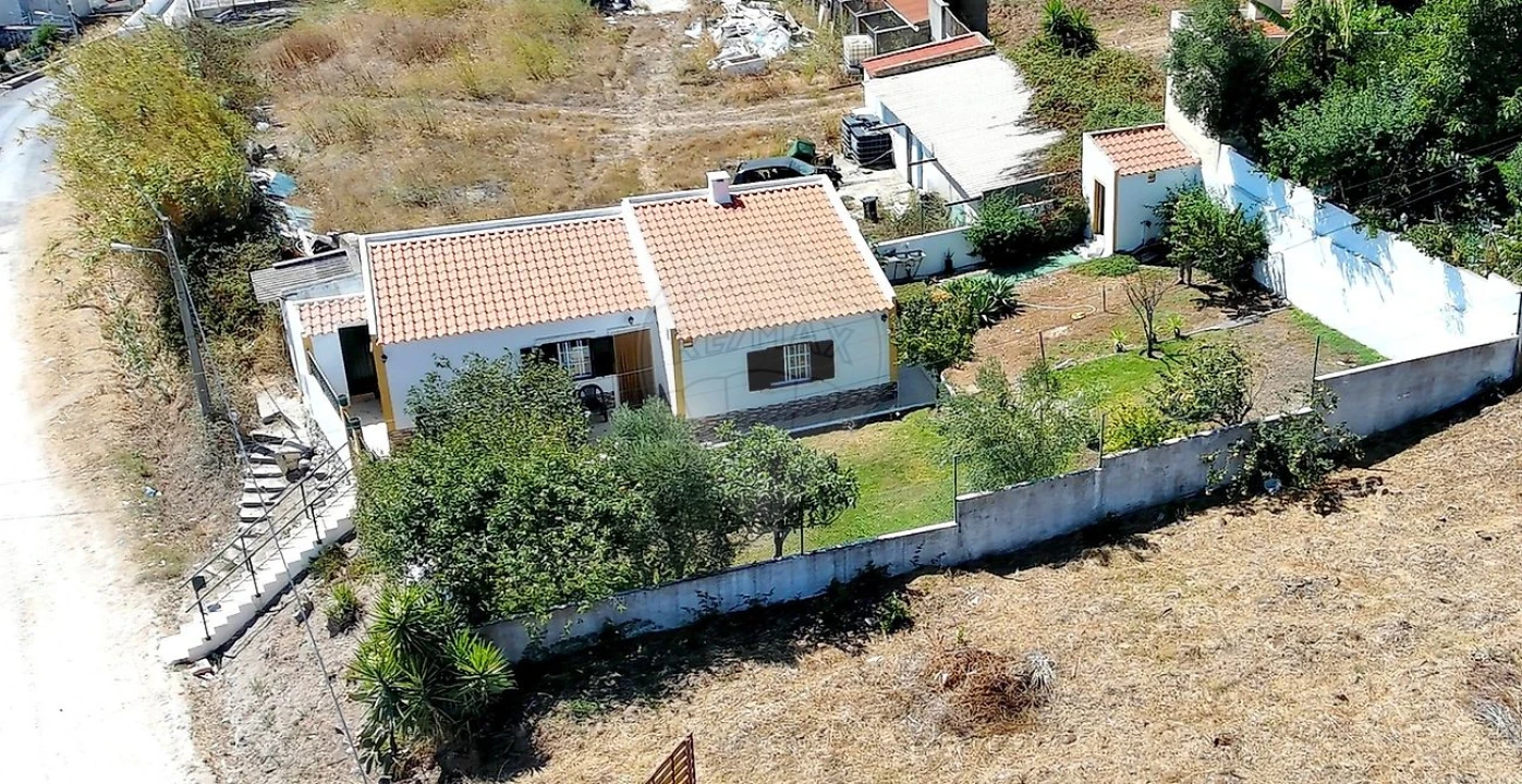 Moradia T1 para Venda em Santo Antão e São Julião do Tojal Foto 1