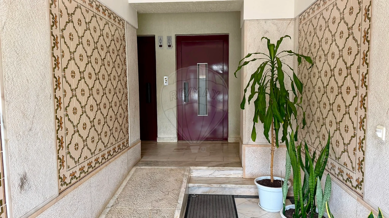 Apartamento T3 para Venda em Póvoa de Santa Iria e Forte da Casa Foto 2