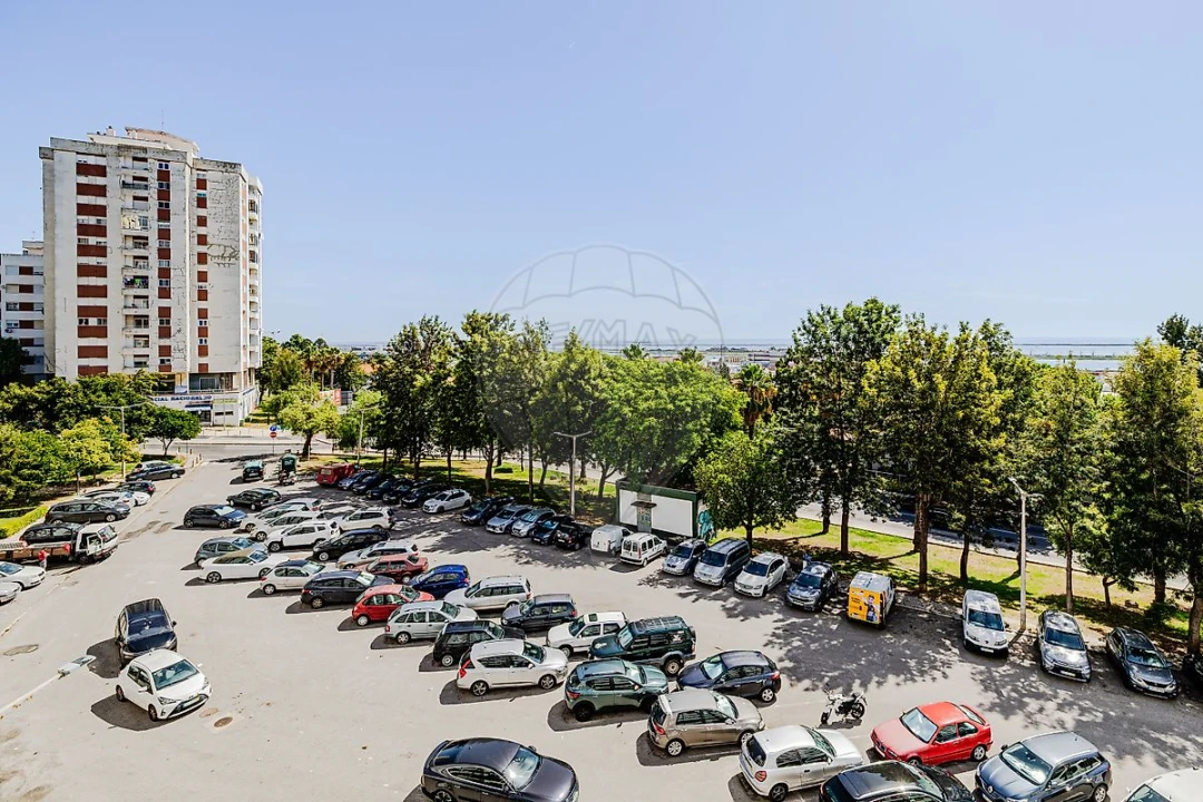 Apartamento T3 para Venda em Póvoa de Santa Iria e Forte da Casa Foto 29
