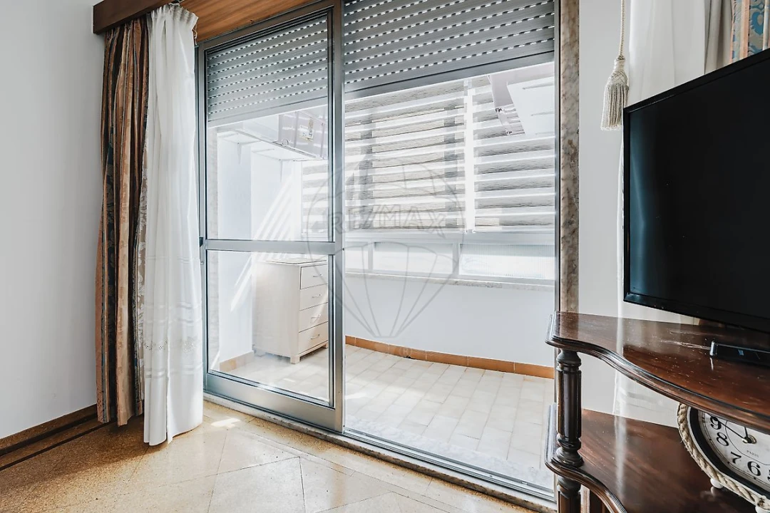 Apartamento T3 para Venda em Póvoa de Santa Iria e Forte da Casa Foto 8