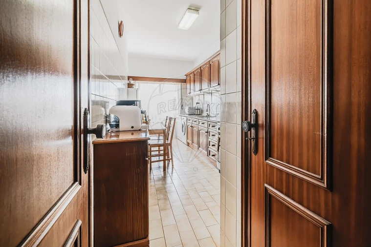 Apartamento T3 para Venda em Póvoa de Santa Iria e Forte da Casa Foto 4