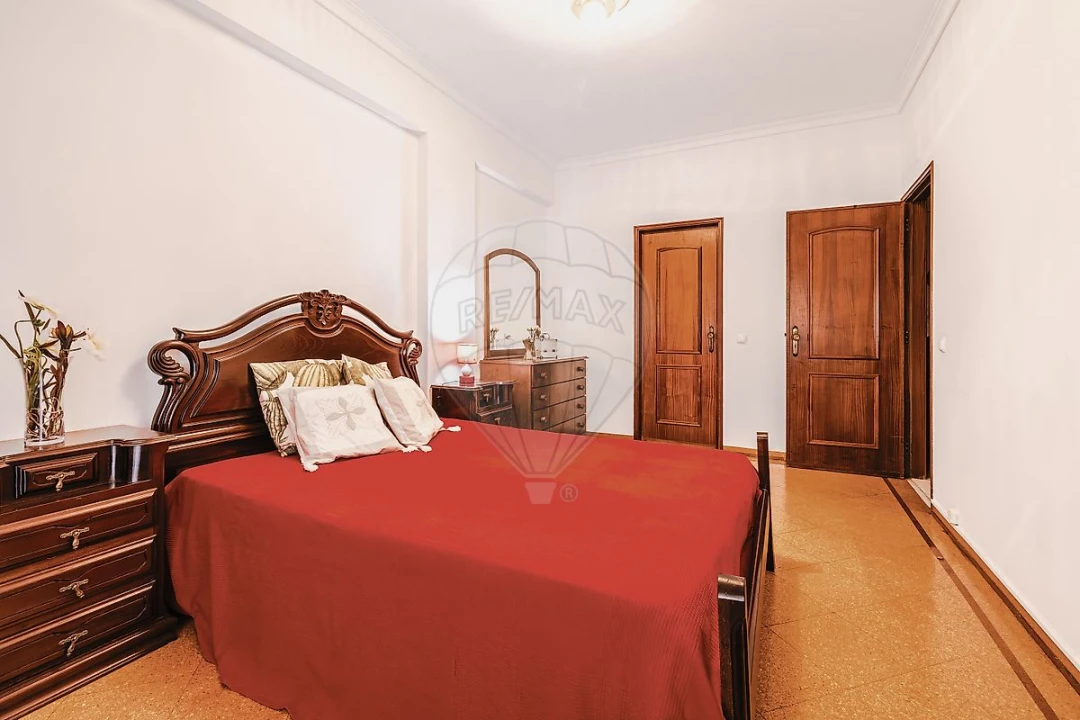 Apartamento T3 para Venda em Póvoa de Santa Iria e Forte da Casa Foto 17