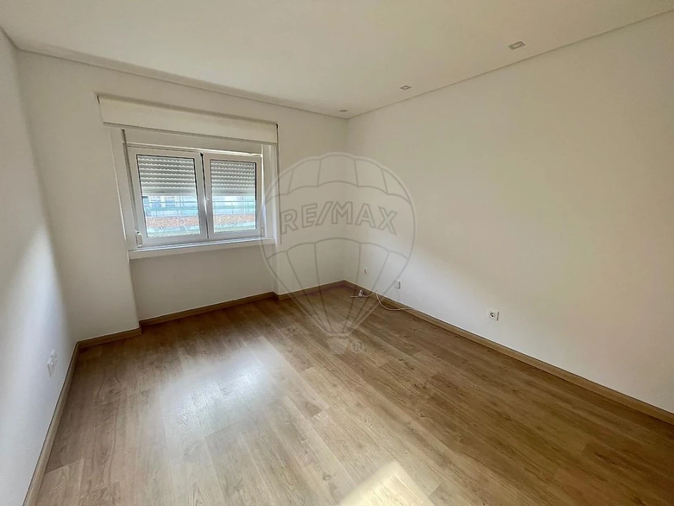 Apartamento T2 para Arrendamento em Moscavide e Portela Foto 1