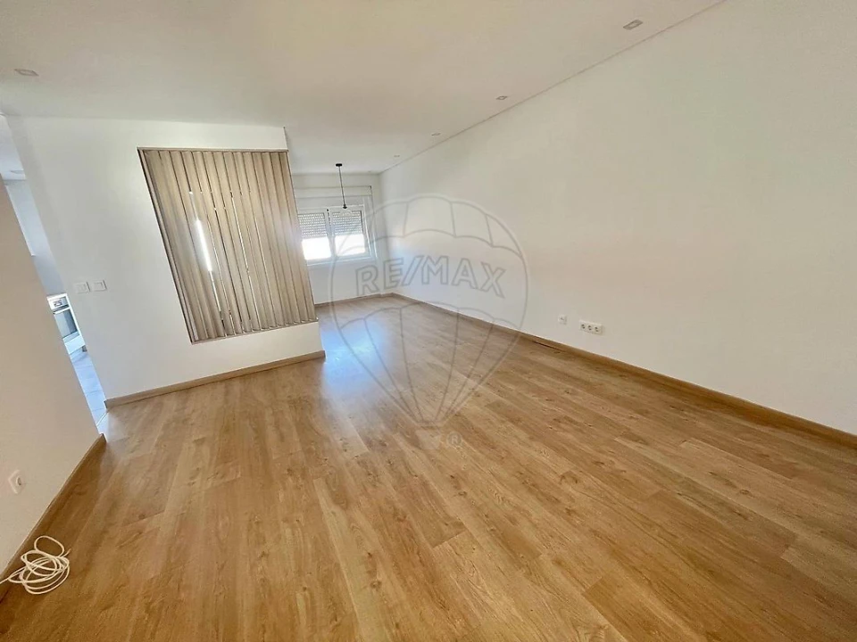 Apartamento T2 para Arrendamento em Moscavide e Portela Foto 2