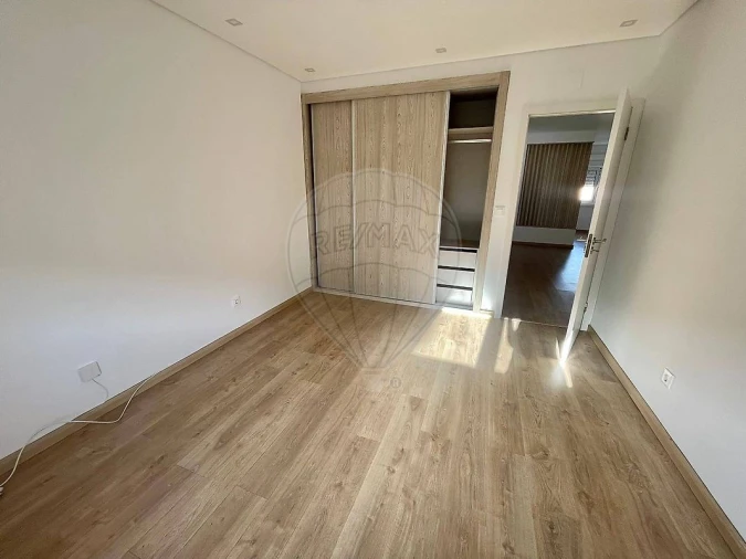 Apartamento T2 para Arrendamento em Moscavide e Portela Foto 3