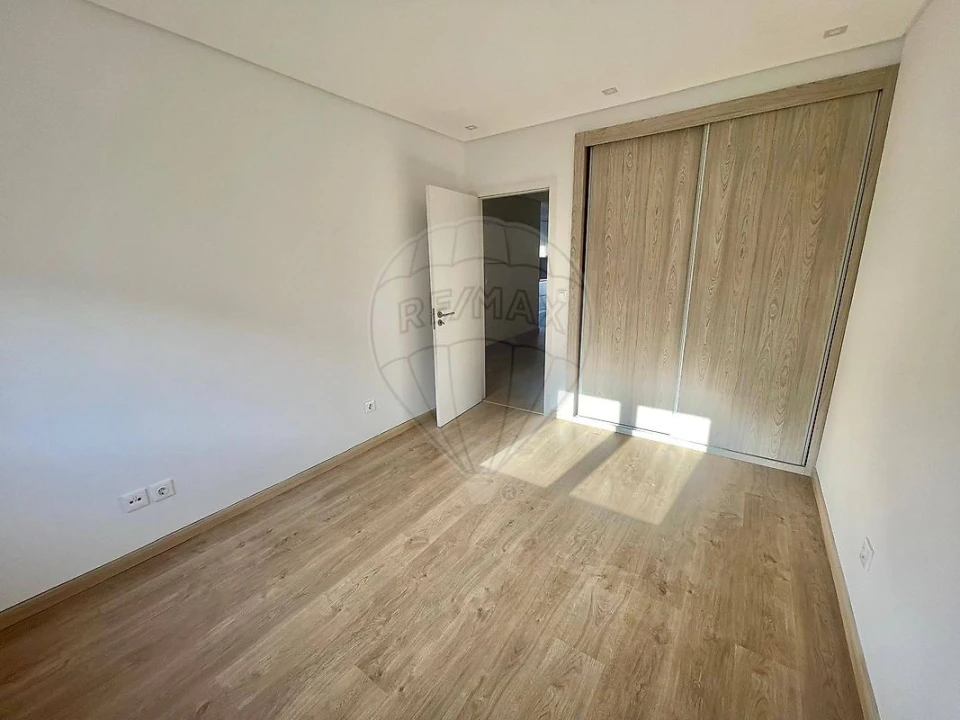 Apartamento T2 para Arrendamento em Moscavide e Portela Foto 5