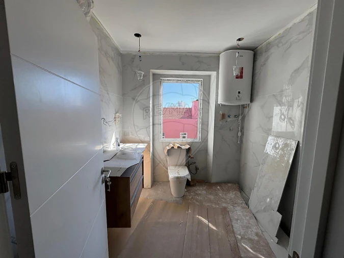 Apartamento T1 para Venda em Beato Foto 8