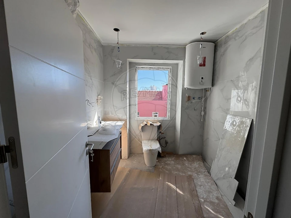 Apartamento T1 para Venda em Beato Foto 8