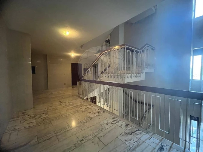 Apartamento T2 para Arrendamento em Espinho Foto 19