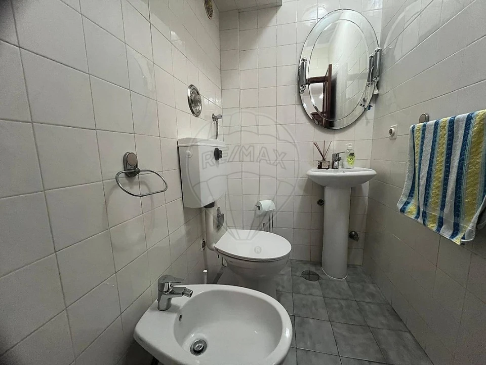 Apartamento T2 para Arrendamento em Espinho Foto 5