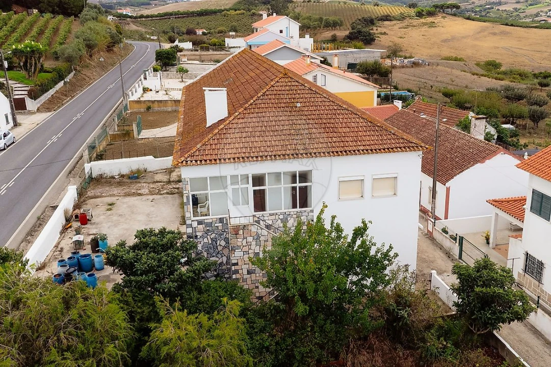Moradia T3 para Venda em Carvoeira e Carmões Foto 36