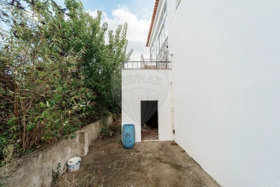 Moradia T3 para Venda em Carvoeira e Carmões