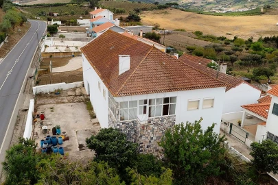 Moradia T3 para Venda em Carvoeira e Carmões