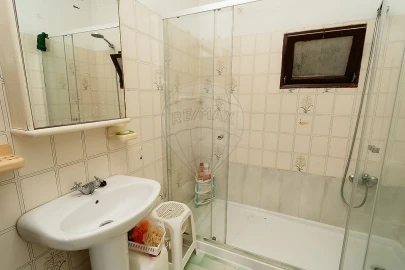 Moradia T3 para Venda em Carvoeira e Carmões