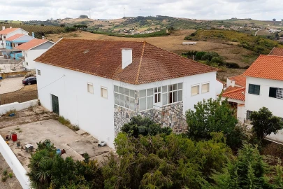 Moradia T3 para Venda em Carvoeira e Carmões