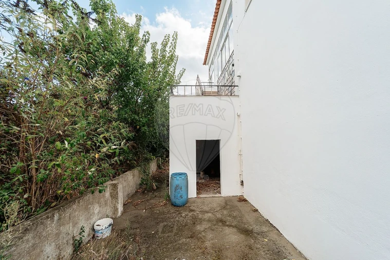 Moradia T3 para Venda em Carvoeira e Carmões Foto 4