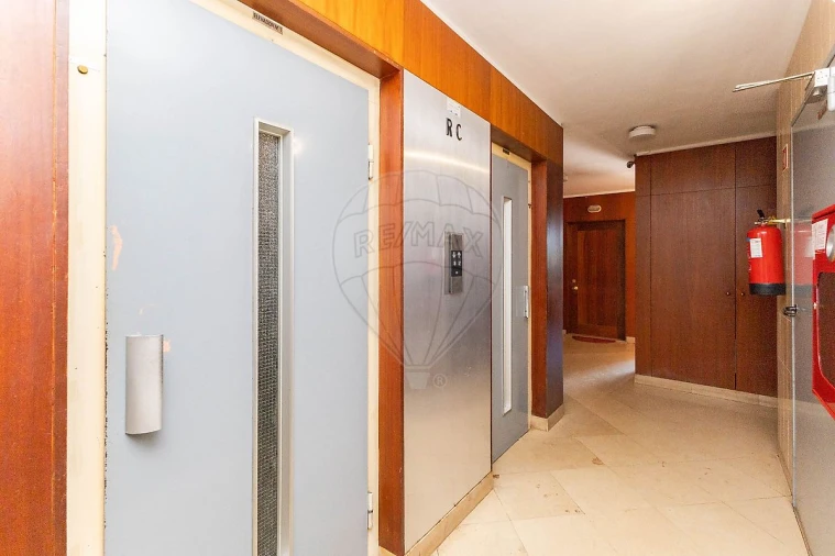 Apartamento T2 para Venda em Aguas Santas Foto 4