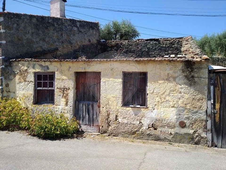Armazém para Venda em Lajeosa do Mondego Foto 13