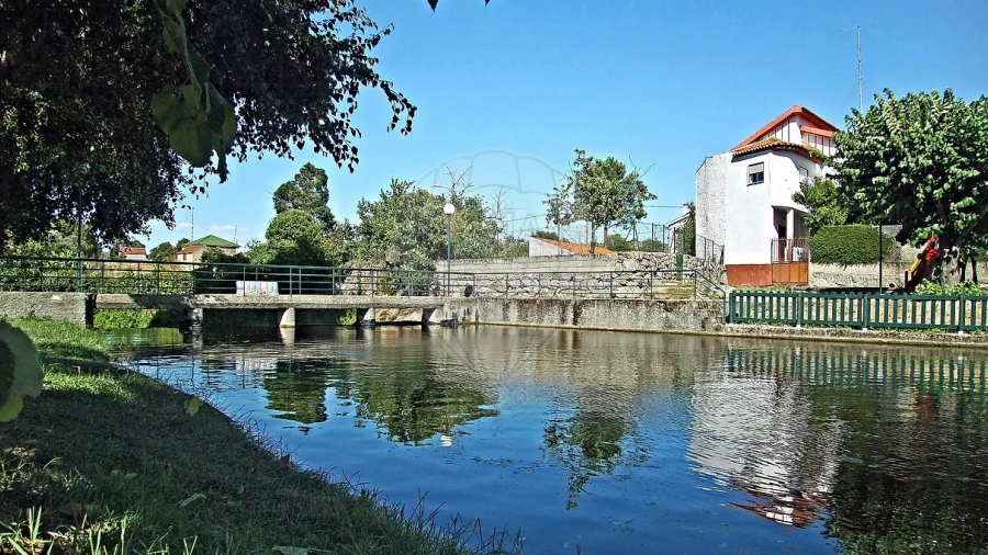 Armazém para Venda em Lajeosa do Mondego