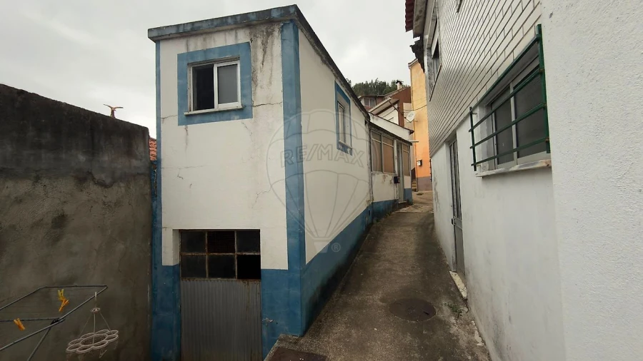 Moradia T2 para Venda em Ceira Foto 21