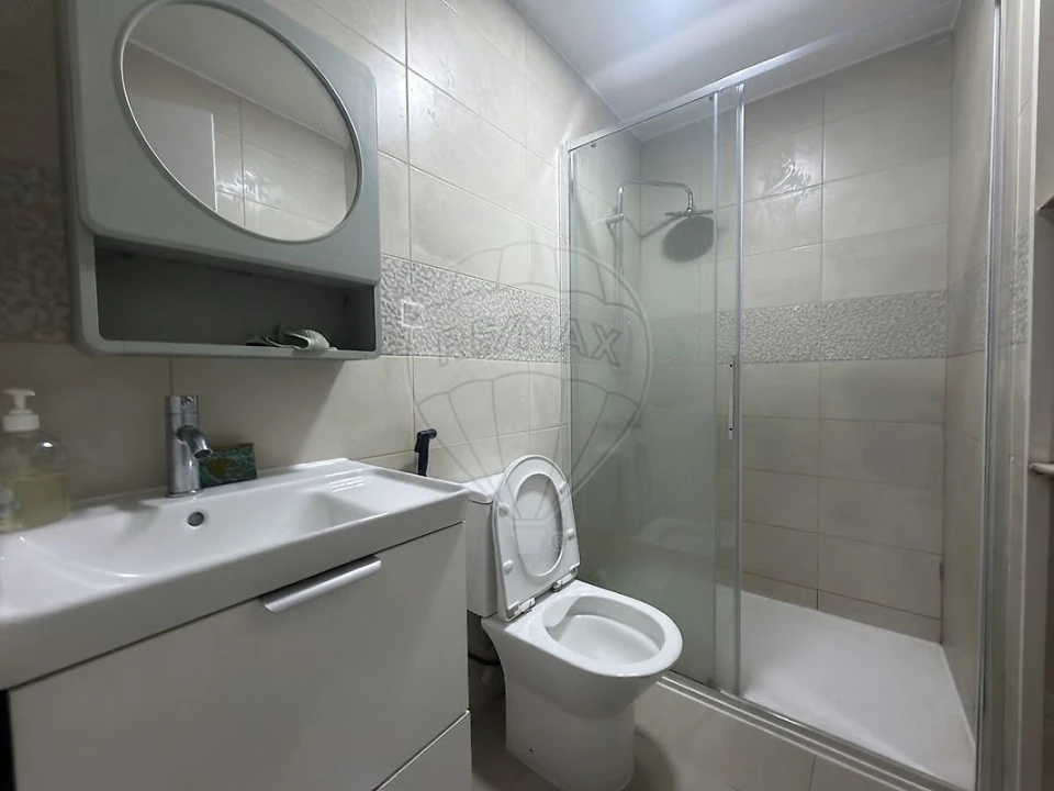 Apartamento T5 para Venda em Arroios Foto 6